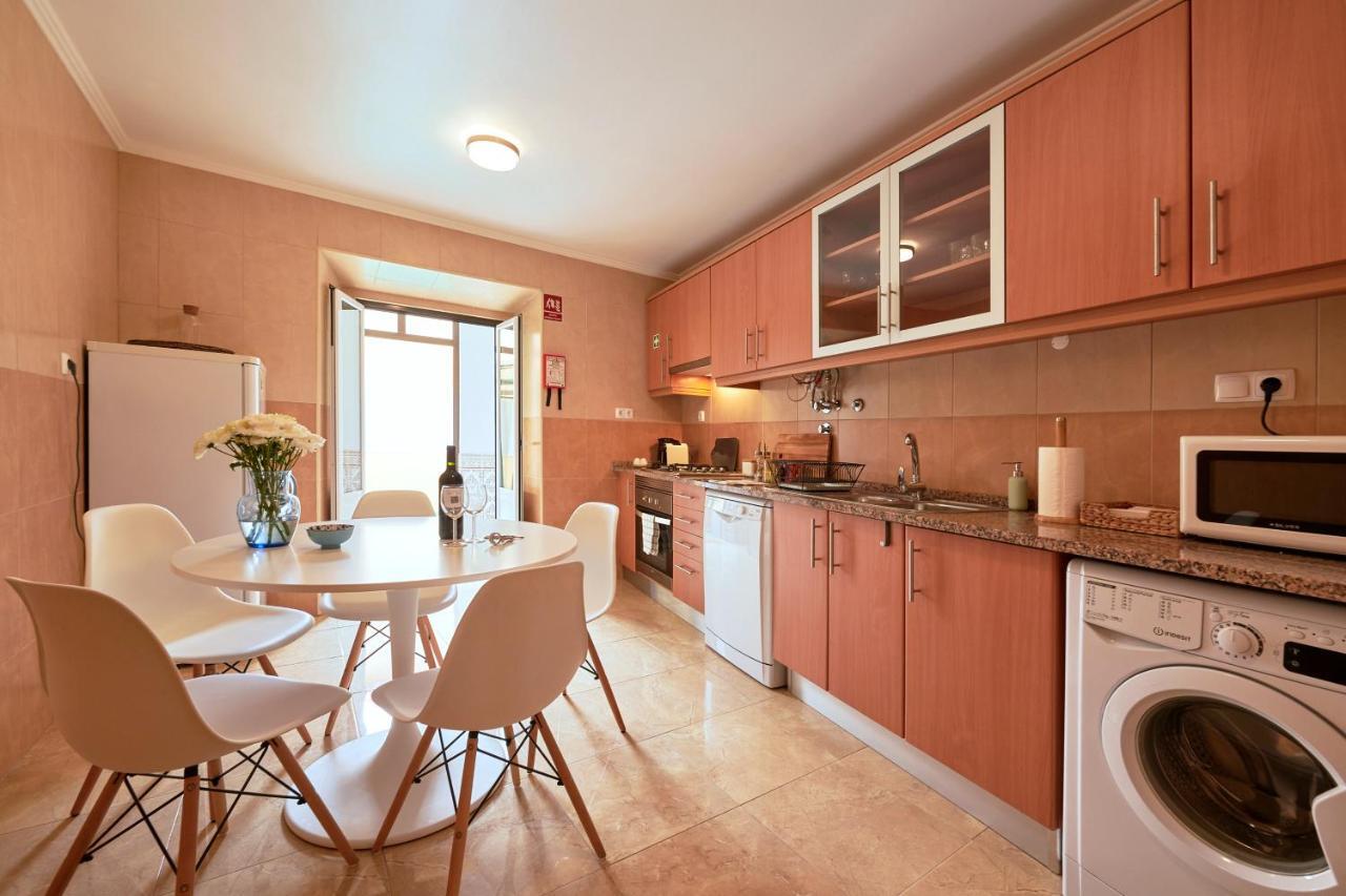 Spacious And Renovated Apartment With Amazing Patio, By Timecooler Lisboa Kültér fotó