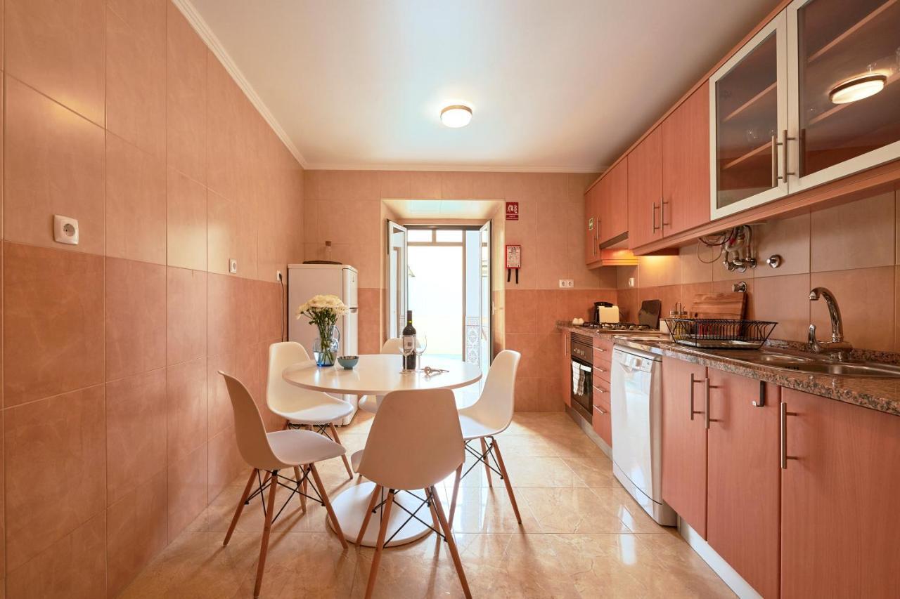 Spacious And Renovated Apartment With Amazing Patio, By Timecooler Lisboa Kültér fotó